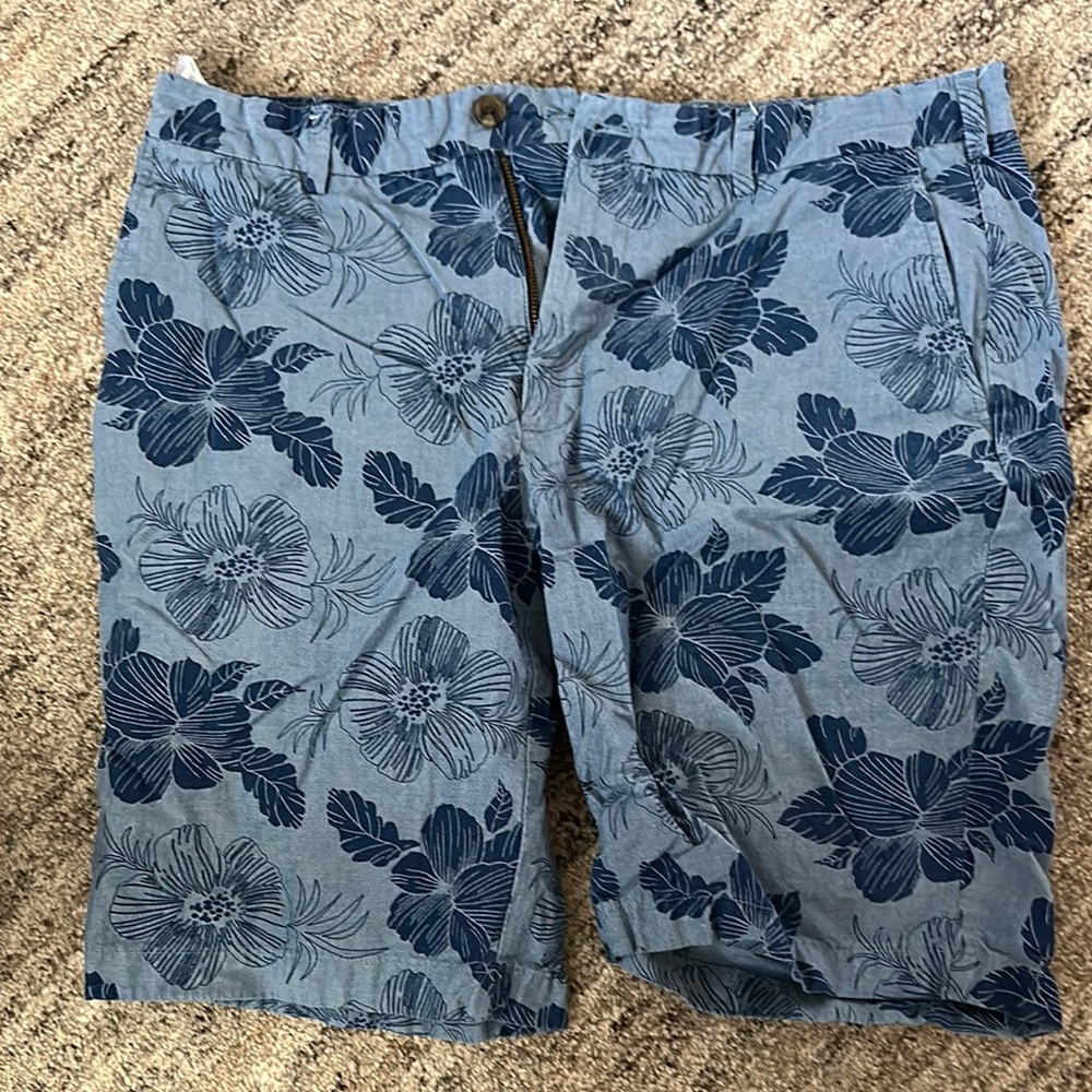 Brooks Brothers Blue Flat Front Shorts with Floral Design